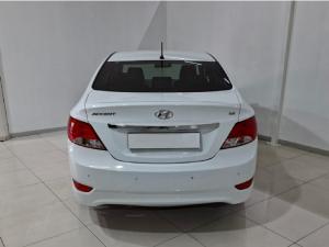 Hyundai Accent sedan 1.6 Fluid auto - Image 4