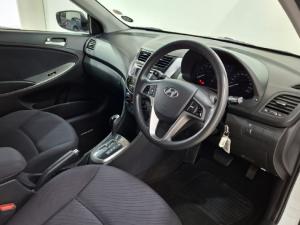 Hyundai Accent sedan 1.6 Fluid auto - Image 6