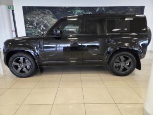 Land Rover Defender 110 D300 X-Dynamic HSE - Image 2