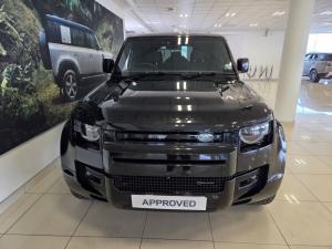 Land Rover Defender 110 D300 X-Dynamic HSE - Image 4