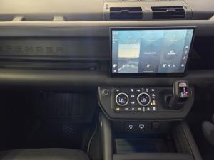 Land Rover Defender 110 D300 X-Dynamic HSE - Image 9