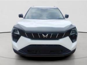 Mahindra XUV 3XO 1.2T AX5L - Image 2