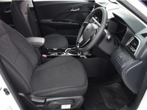 Mahindra XUV 3XO 1.2T AX5L - Image 5