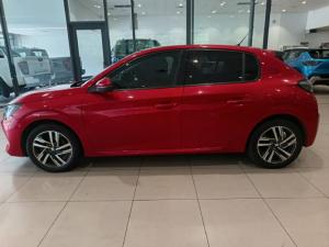 Peugeot 208 1.2T Allure manual - Image 2