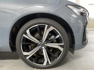 Volvo XC60 B6 AWD Ultimate Dark - Image 9