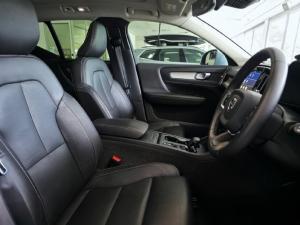 Volvo XC40 B3 Essential - Image 11