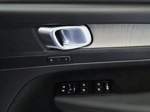 Volvo XC40 B3 Essential - Image 26