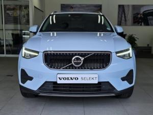 Volvo XC40 B3 Essential - Image 2