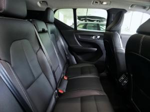 Volvo XC40 B3 Essential - Image 9