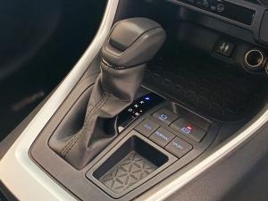 Toyota RAV4 2.0 GX auto - Image 17