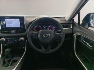 Toyota RAV4 2.0 GX auto - Image 18