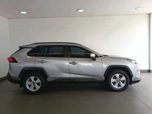 Toyota RAV4 2.0 GX auto - Image 3