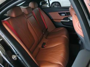 Mercedes-Benz C-Class C43 - Image 23