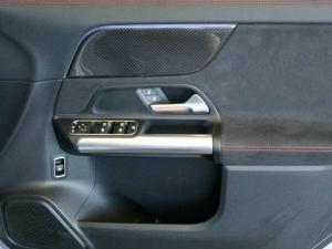 Mercedes-Benz GLA GLA200 Progressive - Image 15