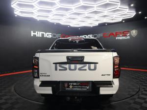 Isuzu D-Max 3.0TD double cab V-Cross 4x4 - Image 5