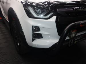 Isuzu D-Max 3.0TD double cab V-Cross 4x4 - Image 6