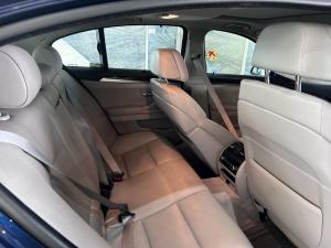 BMW 5 Series 550i Exclusive auto - Image 11