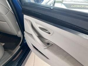 BMW 5 Series 550i Exclusive auto - Image 12