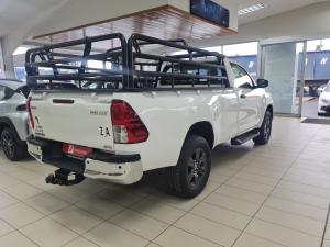 Toyota Hilux 2.4GD-6 single cab 4x4 Raider manual - Image 2