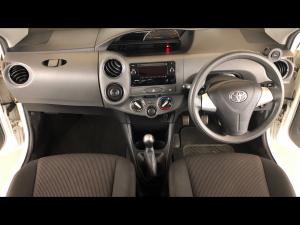 Toyota Etios hatch 1.5 Sprint - Image 6