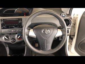 Toyota Etios hatch 1.5 Sprint - Image 8