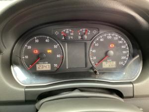 Volkswagen Polo Vivo sedan 1.4 Trendline - Image 9