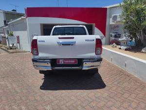 Toyota Hilux 2.4GD-6 double cab 4x4 Raider manual - Image 5