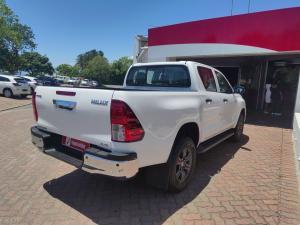 Toyota Hilux 2.4GD-6 double cab 4x4 Raider manual - Image 2