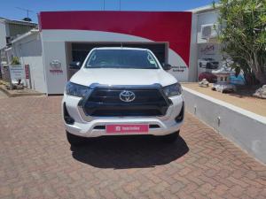 Toyota Hilux 2.4GD-6 double cab 4x4 Raider manual - Image 4