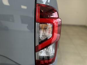 Nissan Navara 2.5DDTI PRO-2X automatic D/C - Image 6