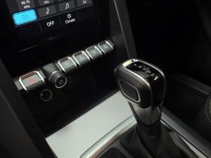 Volkswagen Amarok 2.0TDI double cab Life auto - Image 9