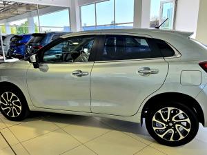 Suzuki Baleno 1.5 GLX manual - Image 8