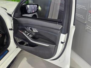 BMW 3 Series 320i M Sport - Image 10