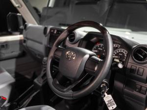 Toyota Land Cruiser 79 2.8GD-6 double cab - Image 7
