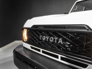 Toyota Land Cruiser 79 4.2D double cab - Image 19