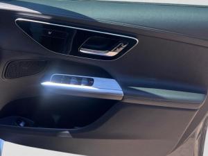 Mercedes-Benz GLC GLC300d 4Matic Avantgarde - Image 17