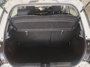 Suzuki Swift 1.2 GLX auto - Image 18