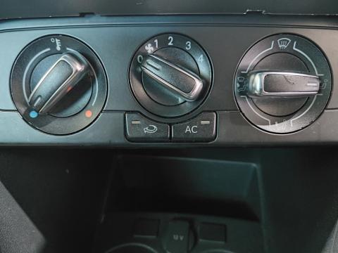 Image Volkswagen Polo Vivo hatch 1.4 Comfortline