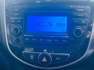Hyundai Accent sedan 1.6 Motion - Image 13