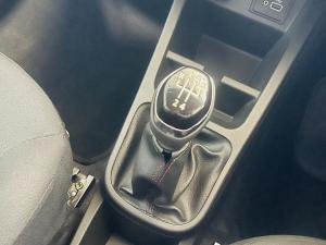 Renault Kwid 1.0 Techno manual - Image 15