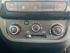 Renault Kwid 1.0 Techno manual - Image 16