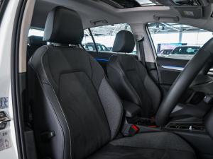 Volkswagen Golf 1.4TSI Life Plus - Image 11