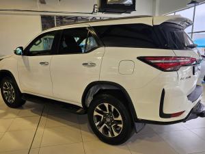 Toyota Fortuner 2.4GD-6 auto - Image 4