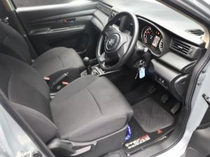 Suzuki Ertiga 1.5 GA - Image 9