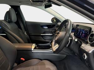 Mercedes-Benz C-Class C200 Avantgarde - Image 13
