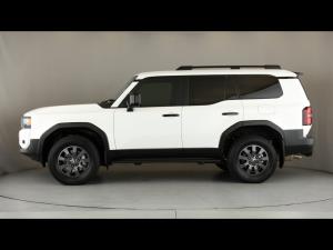 Toyota Land Cruiser Prado 2.8GD VX-R - Image 23