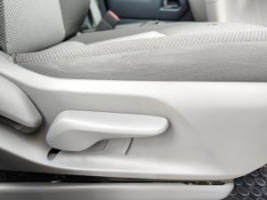 Toyota Quantum 2.8 SLWB panel van - Image 18