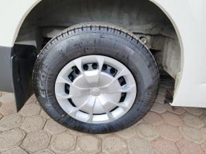 Toyota Quantum 2.8 SLWB panel van - Image 20