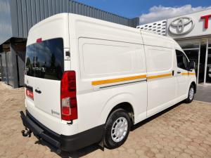 Toyota Quantum 2.8 SLWB panel van - Image 2