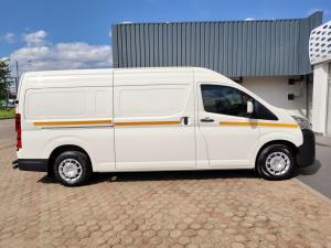 Toyota Quantum 2.8 SLWB panel van - Image 3